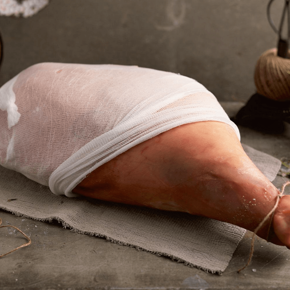 Uncooked Whole Bone-in York Ham (Gammon Joint)