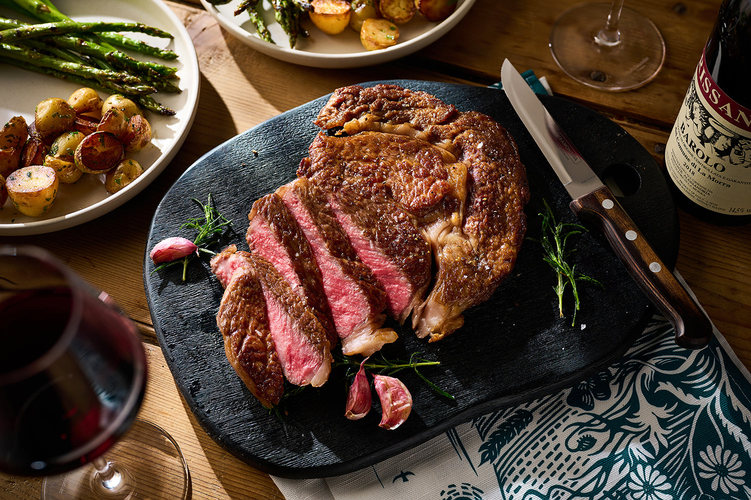 cooked and sliced wagyu ribeye steak