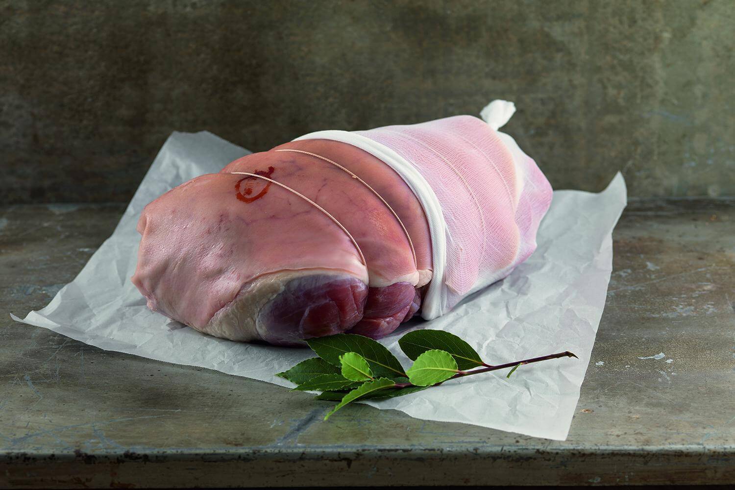 Uncooked Whole Boneless Wiltshire Ham (Gammon Joint)