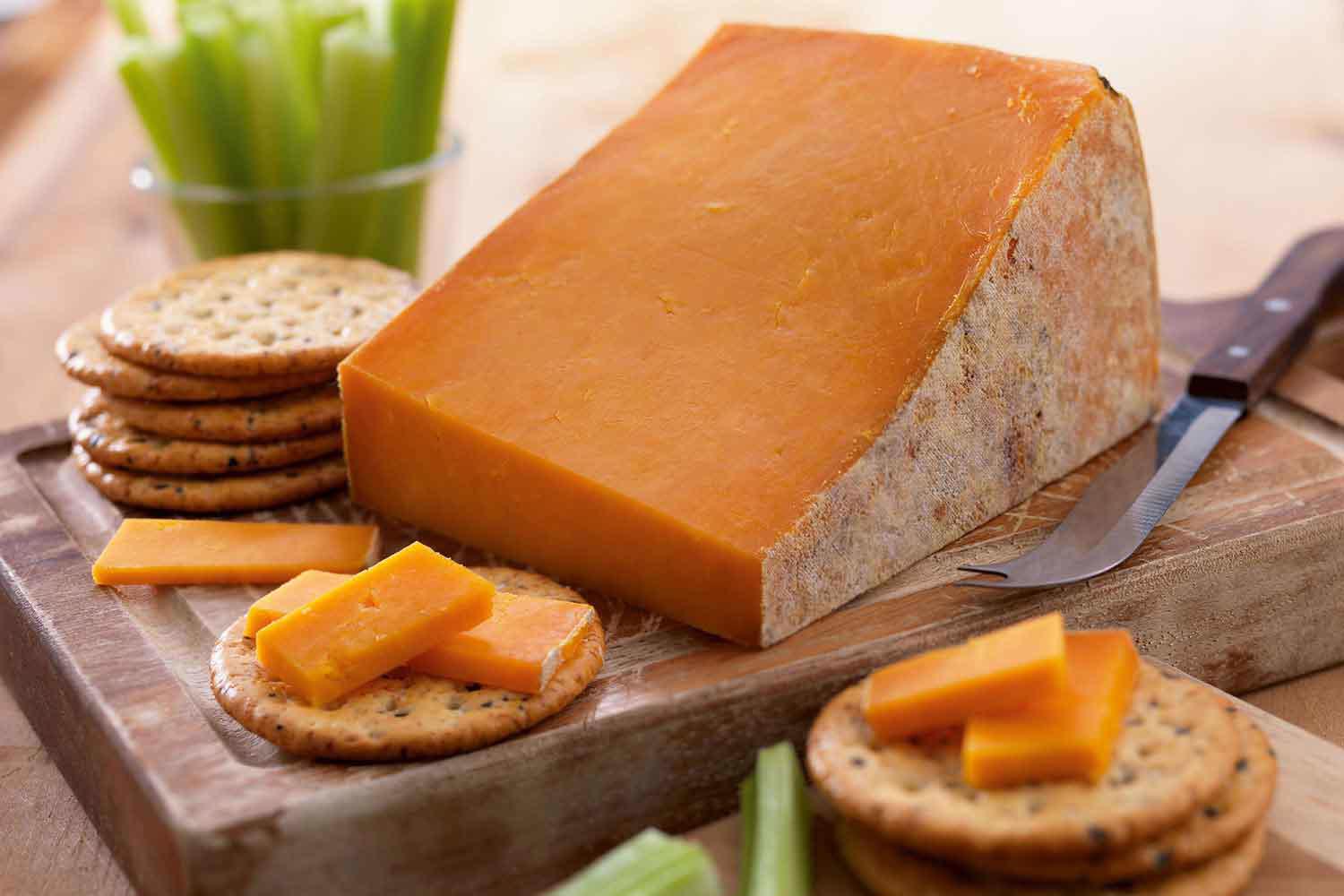 Sparkenhoe Red Leicester Cheese – DukesHill